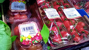 Kolorowe etykiety produktowe na truskawki